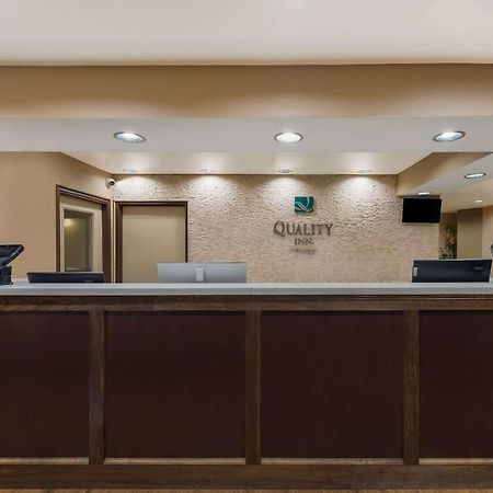 Quality Inn Мерисвил Екстериор снимка
