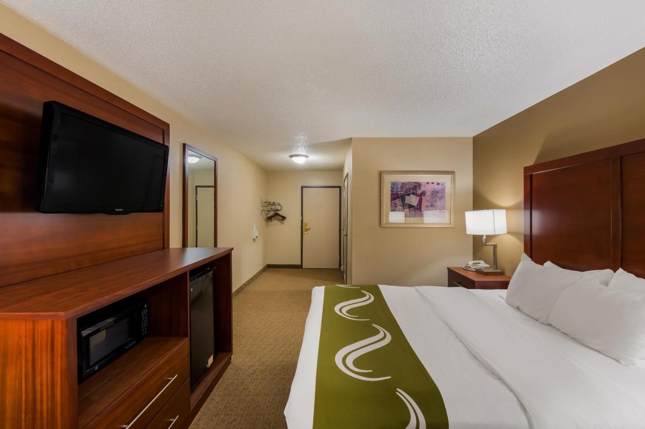 Quality Inn Мерисвил Екстериор снимка