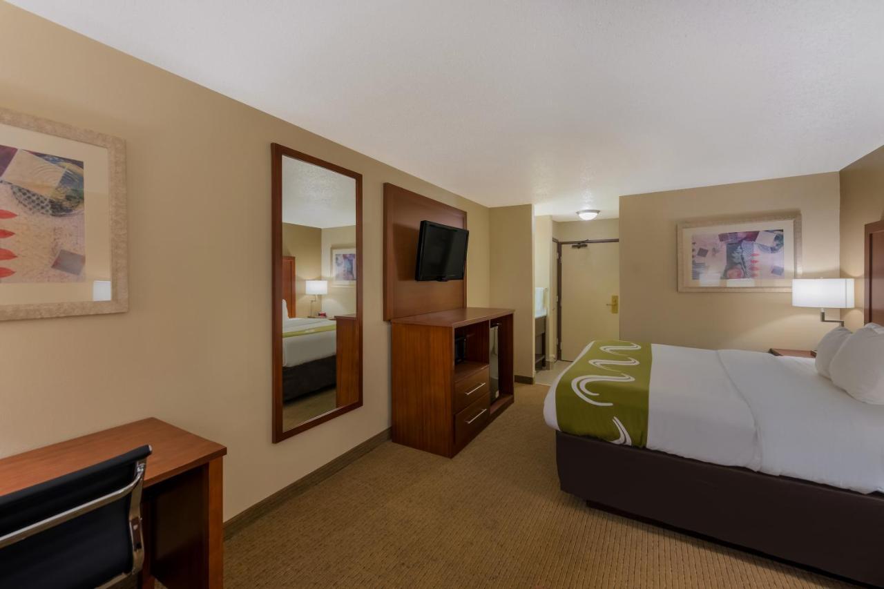 Quality Inn Мерисвил Екстериор снимка