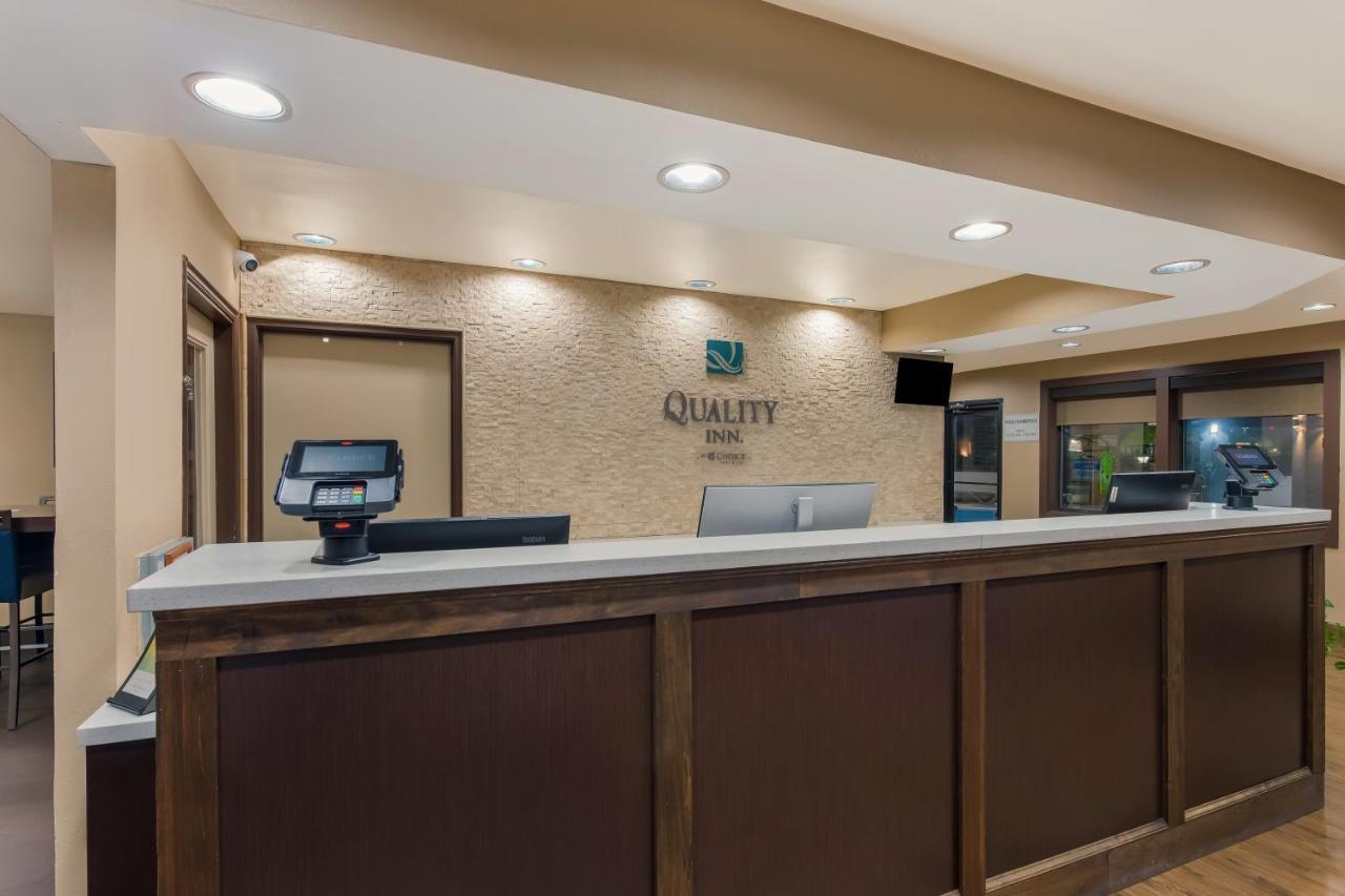 Quality Inn Мерисвил Екстериор снимка