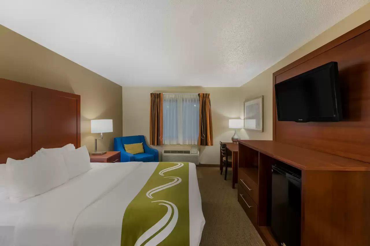 Quality Inn Мерисвил Екстериор снимка