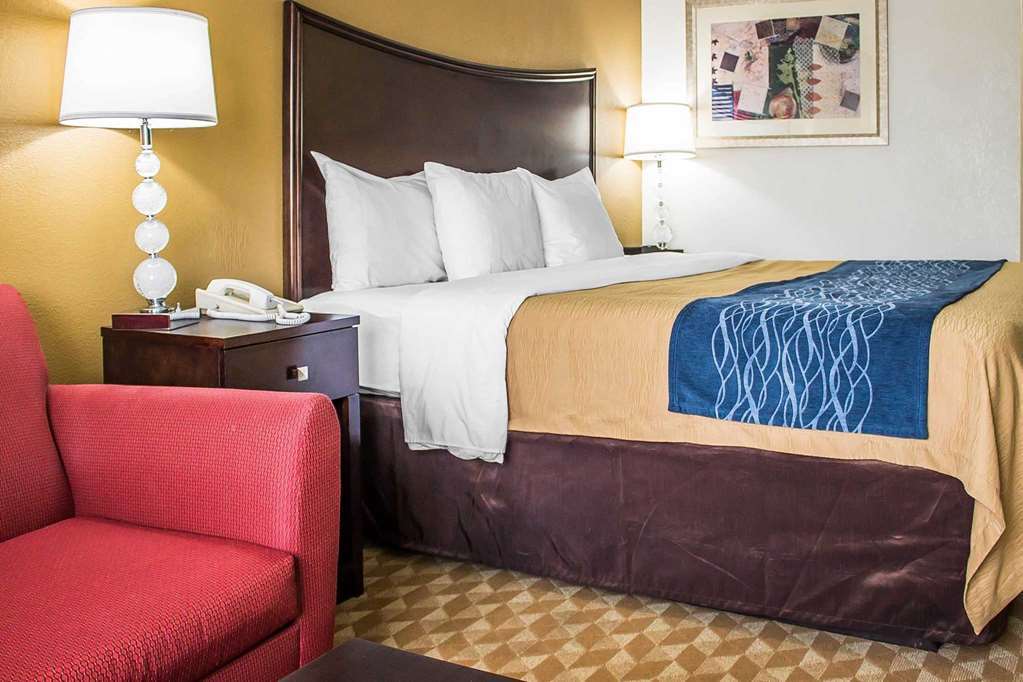 Quality Inn Мерисвил Стая снимка