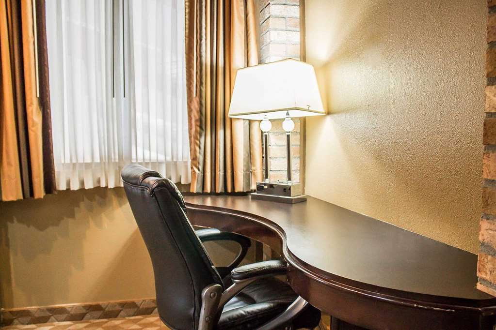 Quality Inn Мерисвил Стая снимка
