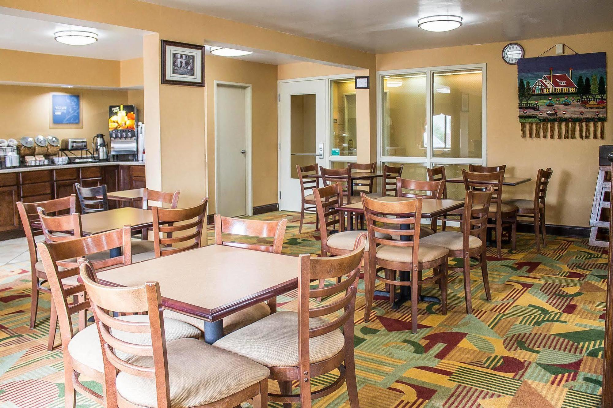 Quality Inn Мерисвил Екстериор снимка