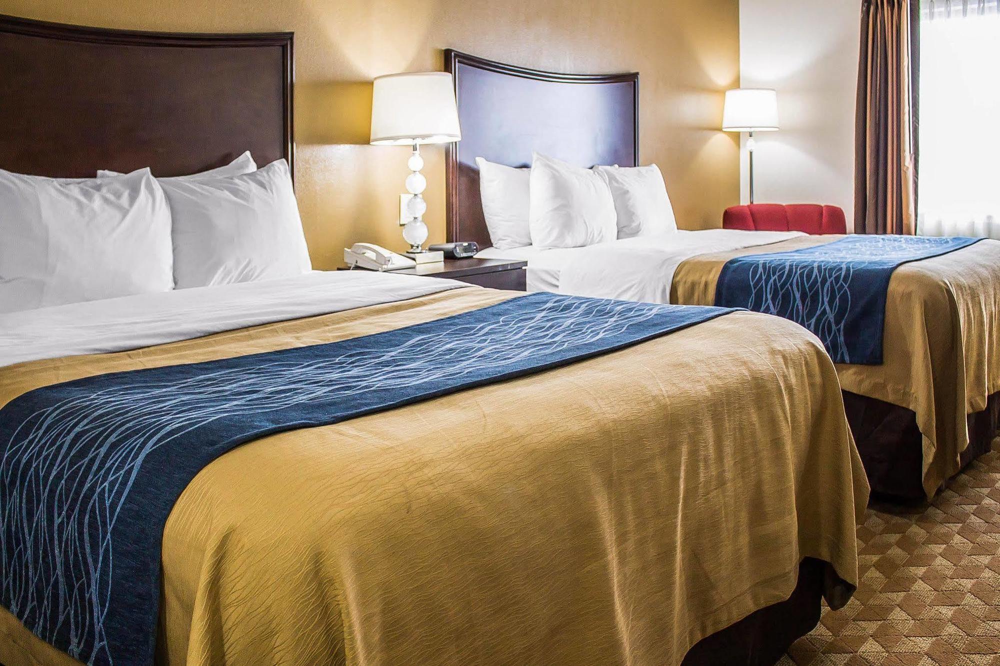 Quality Inn Мерисвил Екстериор снимка